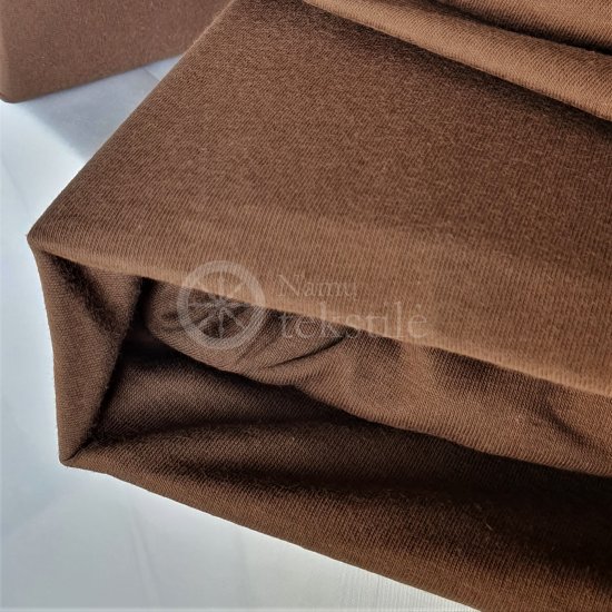 Trikotažinė paklodė su guma (ruda)